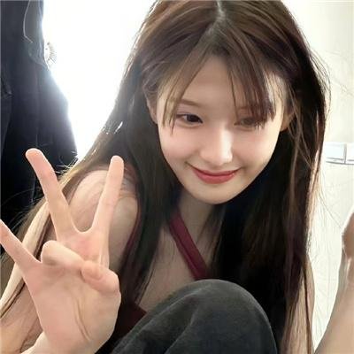 9顶假发的女孩